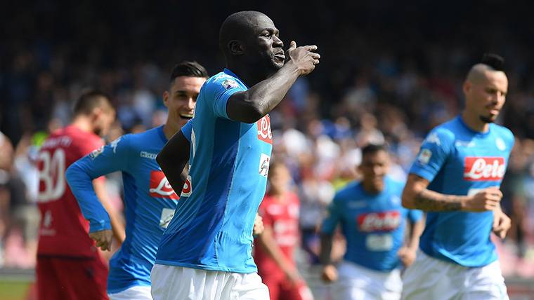 Koulibaly, celebrating a marked goal with the Naples