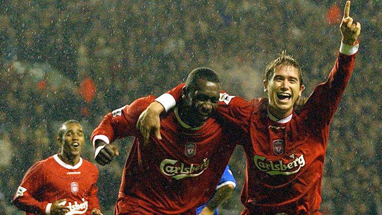 Emile Heskey, celebrating a goal with the Liverpool in an image of archive