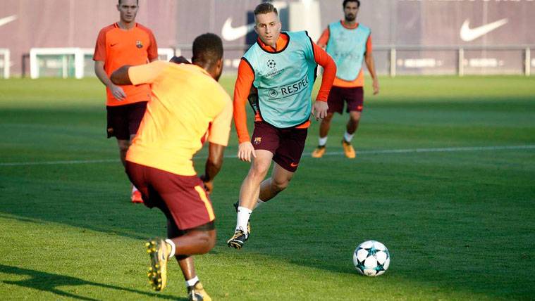 The players of the Barça in a session of training