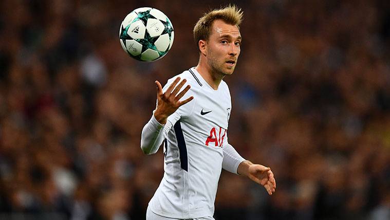 Christian Eriksen in a party of Champions with the Tottenham