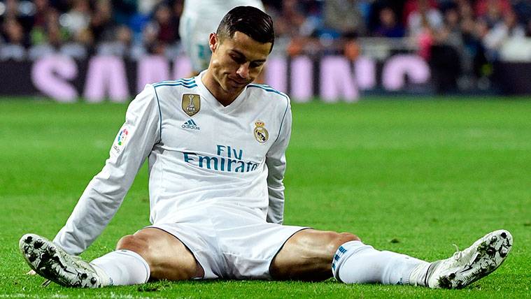 Cristiano Ronaldo regrets  after an action of the Real Madrid-Eibar