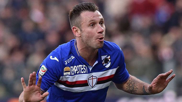 Antonio Cassano, celebrando un gol marcado con la Sampdoria