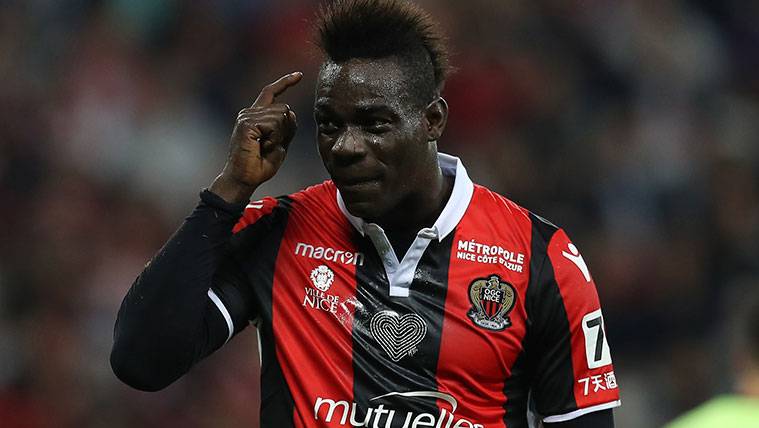 Mario Balotelli in a party of the Nice