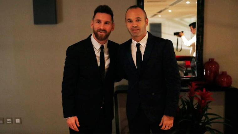 Leo Messi y Andrés Iniesta en la previa de la gala del 'The Best' de la FIFA