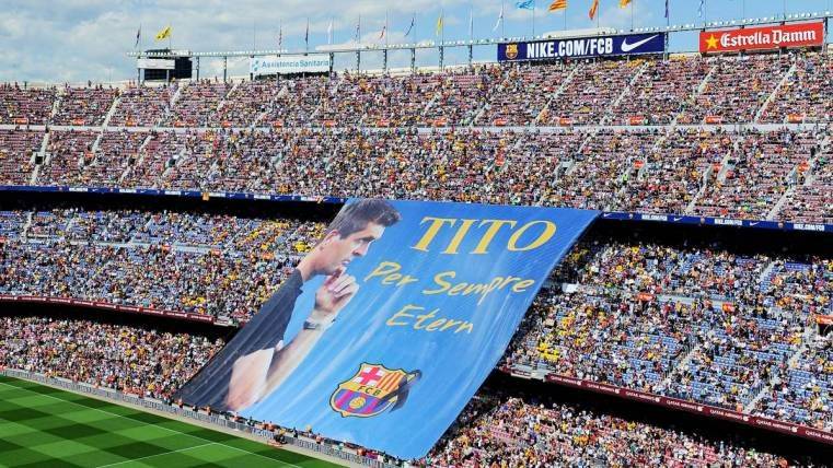 TIfo en el Camp Nou recordando a Tito