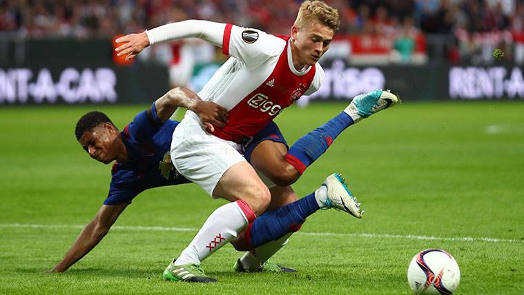 Matthijs Of Ligt in an action during a party of the Ajax in the Europe League
