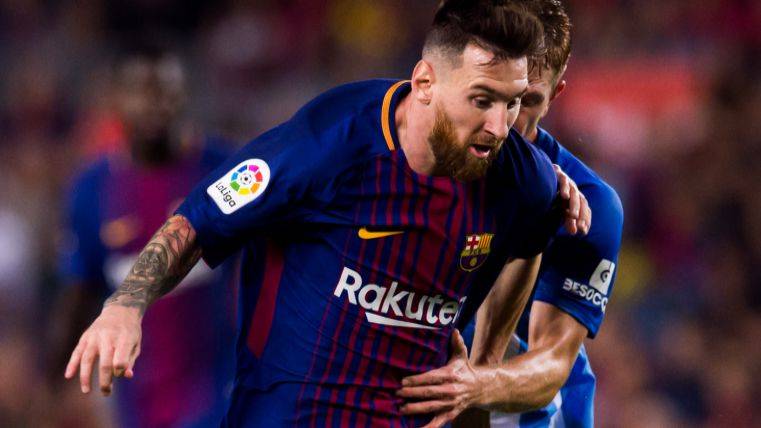 Leo Messi en una acción ante el Málaga