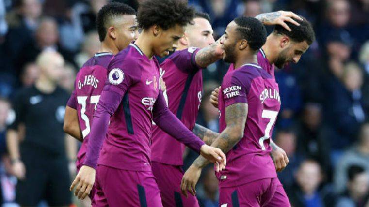 The players of the Manchester City celebrate the triumph