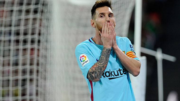 Leo Messi, lamentando una ocasión fallada contra el Athletic