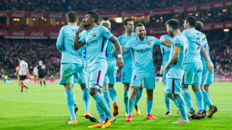 The BARCELONA celebrating the second goal