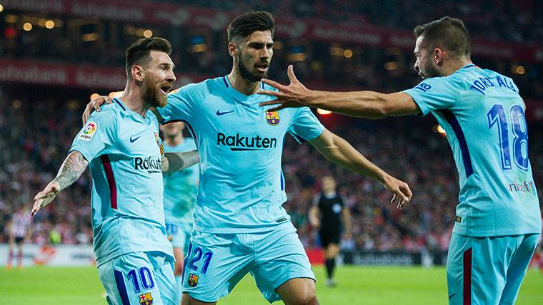 André Gomes, celebrating a goal of the FC Barcelona to the Athletic