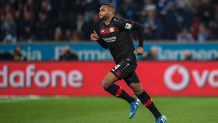 Jonathan Tah, in a party with the Bayer Leverkusen