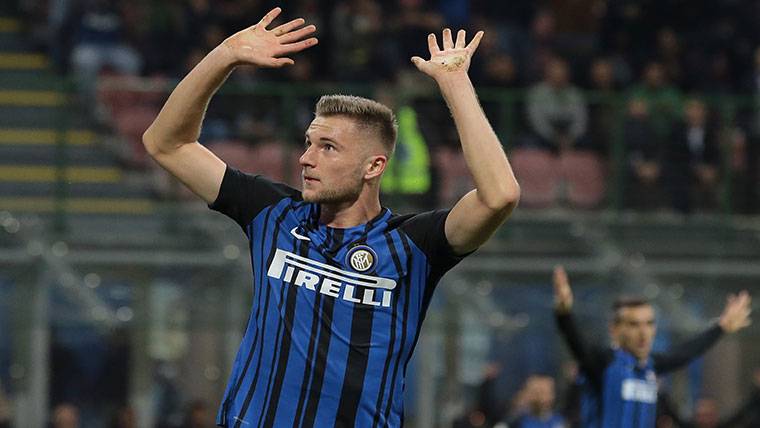 Skriniar, durante un partido con el Inter de Milán