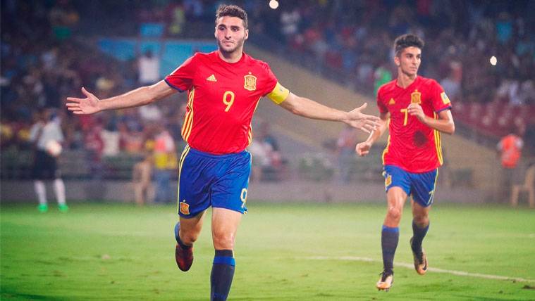 Abel Ruiz celebrates a goal with the Spanish selection Sub17