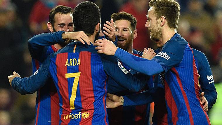 Arda Turan, celebrando un gol con el Barça la pasada temporada