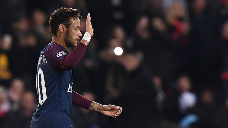 Neymar Jr, during a party with Paris Saint-Germain