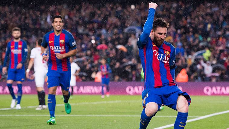 Leo Messi celebrates a goal in the last visit of the Seville to the Camp Nou