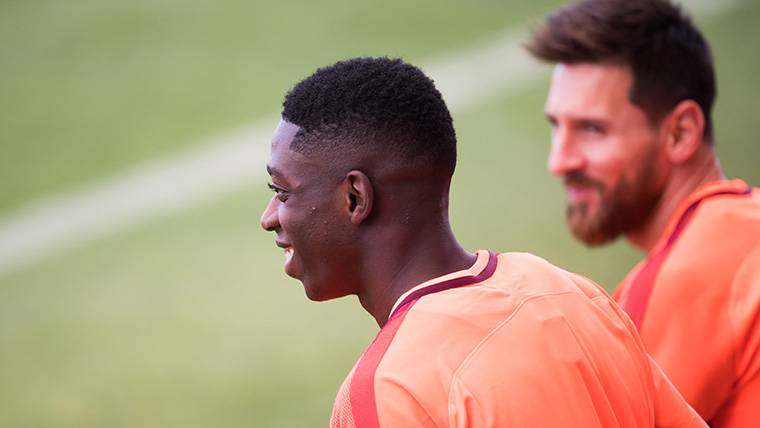 Dembélé, going out to train with the FC Barcelona