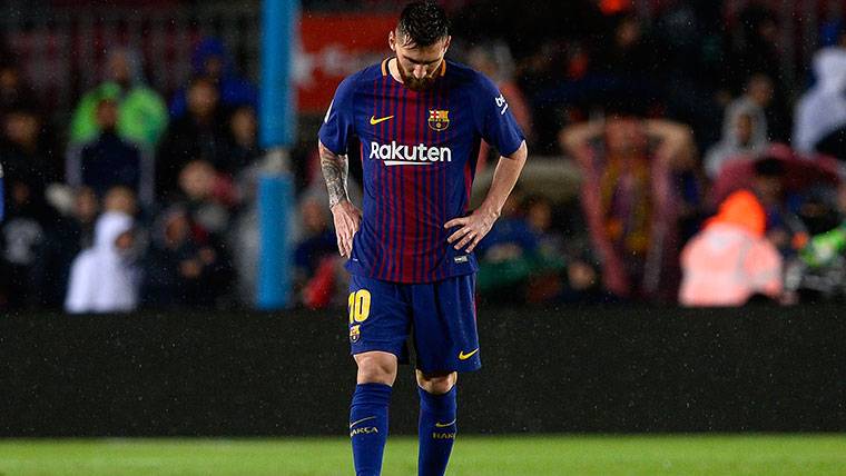 Leo Messi, cabizbajo tras errar una ocasión con el FC Barcelona