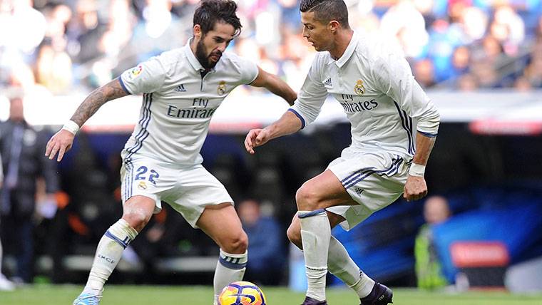 Isco Alarcón y Cristiano Ronaldo, durante un partido con el Real Madrid