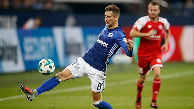 Leon Goretzka en un partido con el Schalke 04