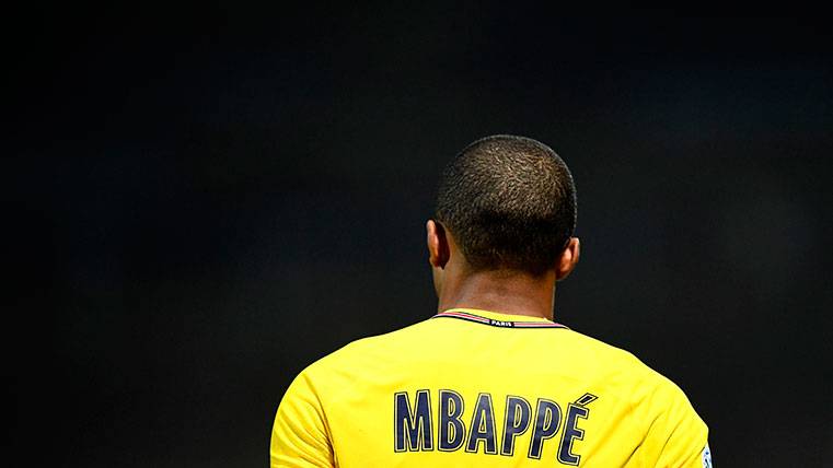 Mbappé, durante un patido con el PSG