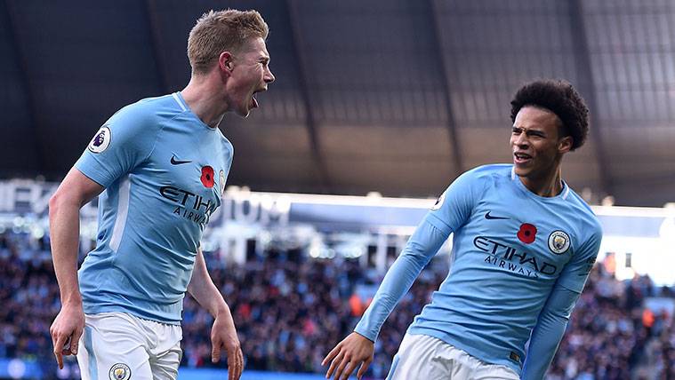 Kevin Of Bruyne celebrates a goal with the Manchester City