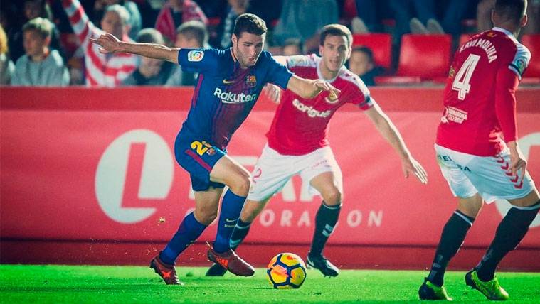 Abel Ruiz en un partido con el FC Barcelona B