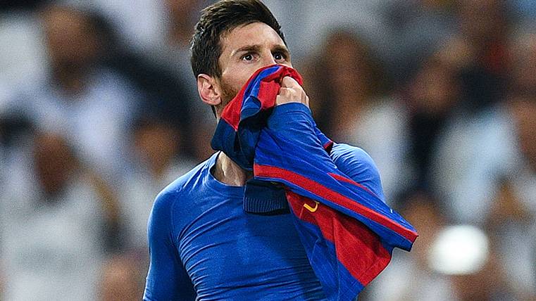 Leo Messi celebra un gol en el último clásico en el Santiago Bernabéu