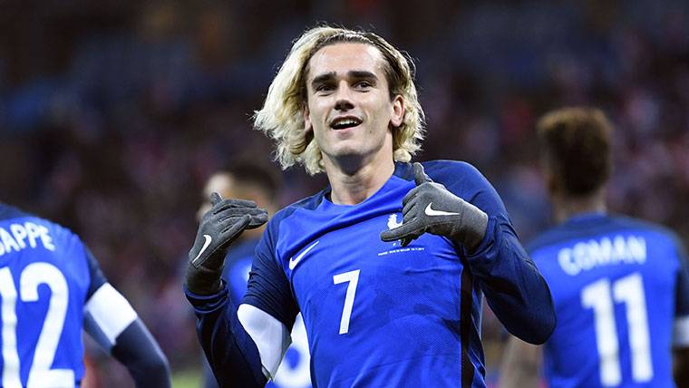 Griezmann, celebrating the marked goal with the selection of France