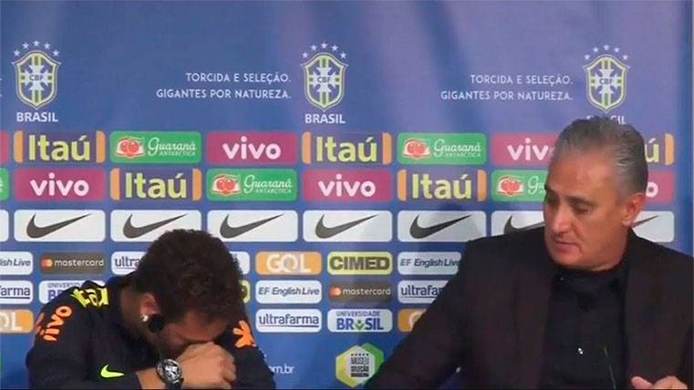 Neymar, durante la famosa rueda de prensa