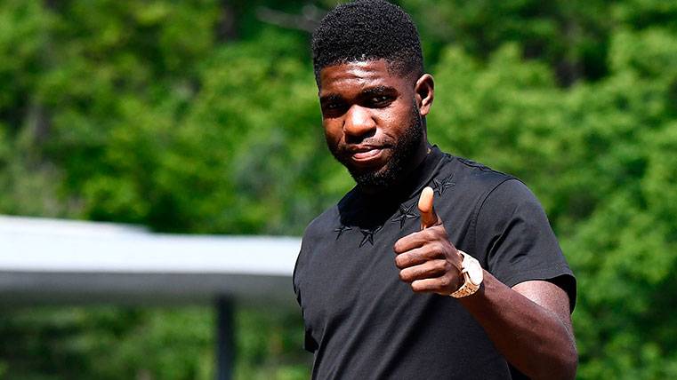 Samuel Umtiti arrives to a concentration of the French selection