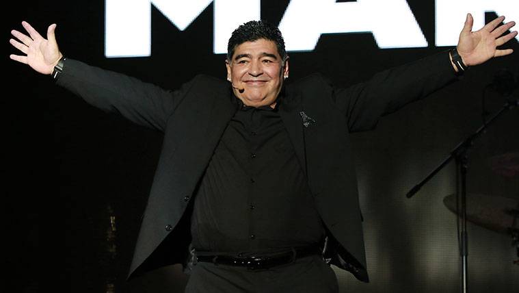 Diego Armando Maradona en un acto en la ciudad de Nápoles