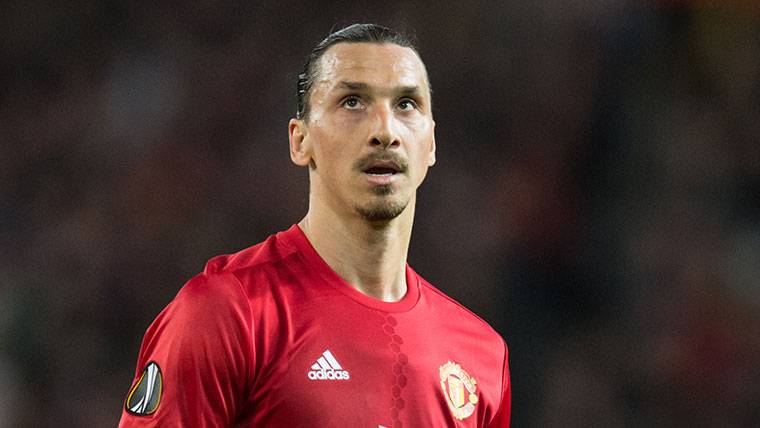 Ibrahimovic, durante un partido con el United antes de lesionarse