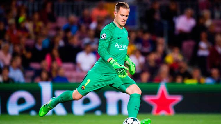 Ter Stegen, during a party with the Barça this season