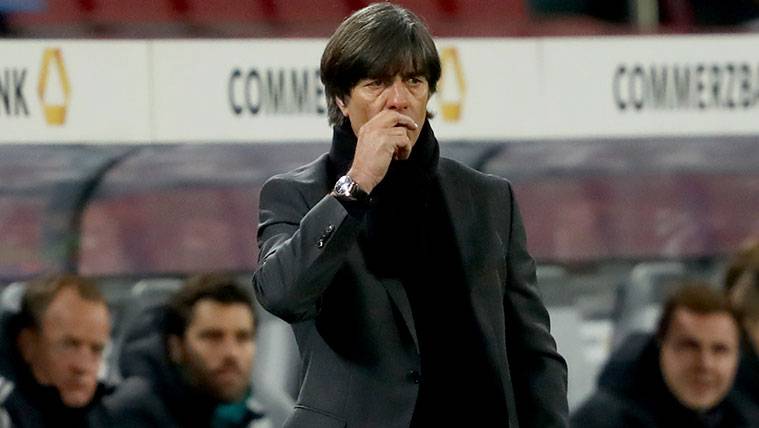 Joachim Löw en un partido de la selección alemana