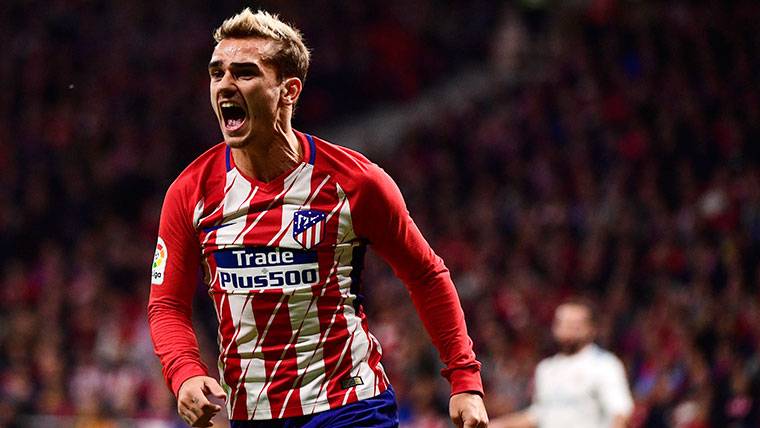 Antoine Griezmann, protesting an action of the Athletic-Real Madrid