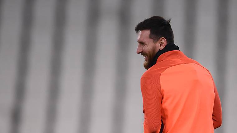 Leo Messi, during a training