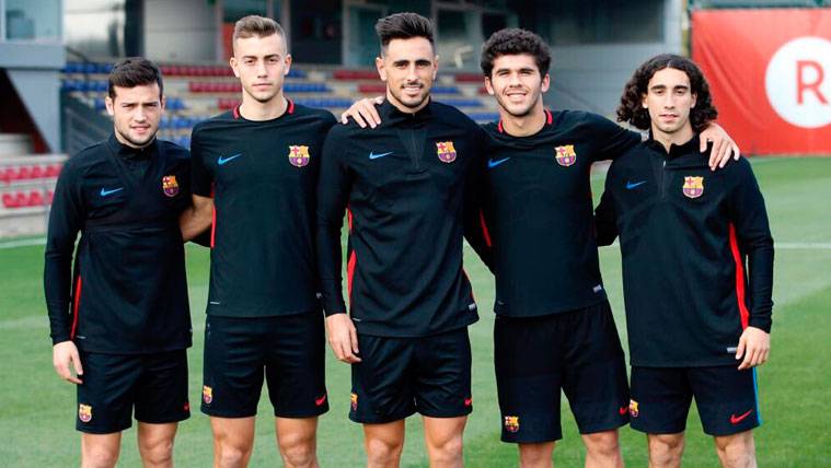 Arnáiz, Busquets, Costas, Aleñá y Cucurella en un entrenamiento del Barça