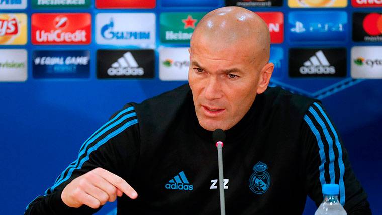 Zinedine Zidane, durante una rueda de prensa con el Real Madrid