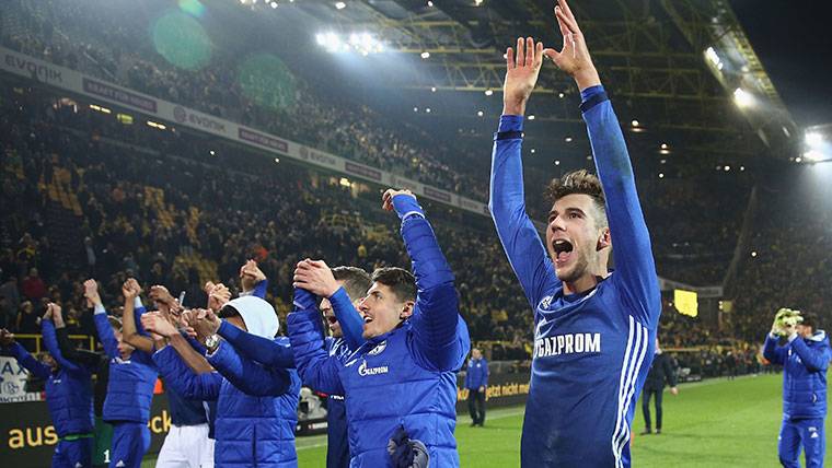 Leon Goretzka, celebrating a victory with the Schalke 04