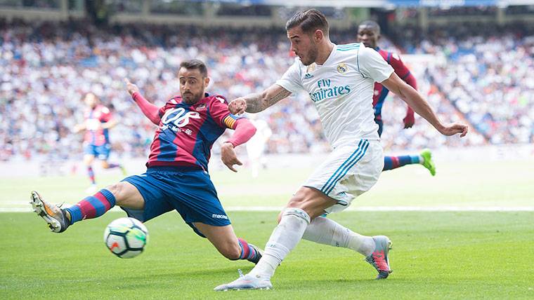 Theo Hernández, durante un partido con el Real Madrid