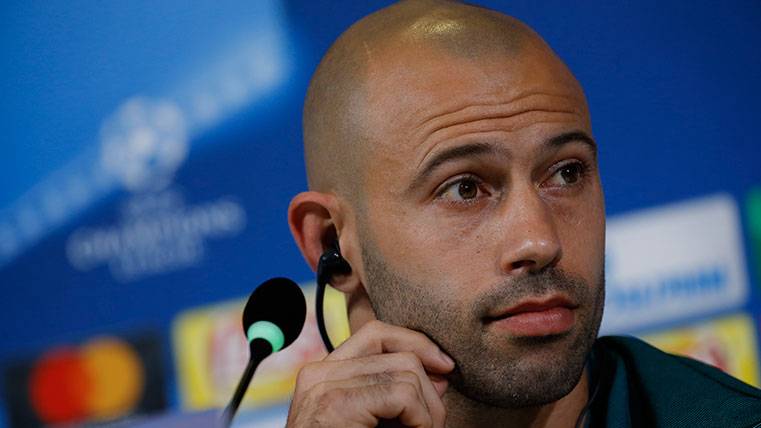 Javier Mascherano en una rueda de prensa con el FC Barcelona