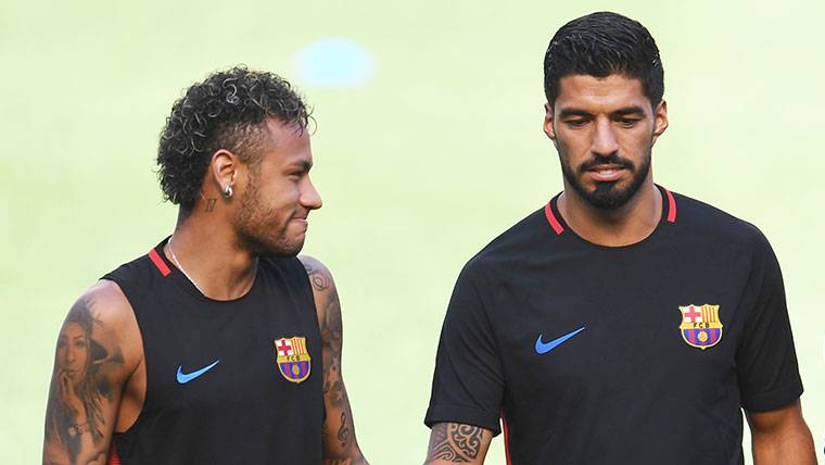 Neymar And Luis Suárez, in a training