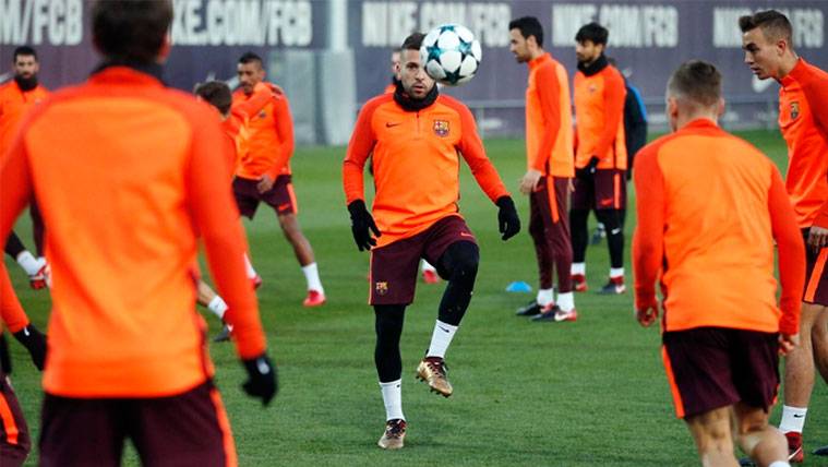 Los jugadores del Barça en una sesión de entrenamiento