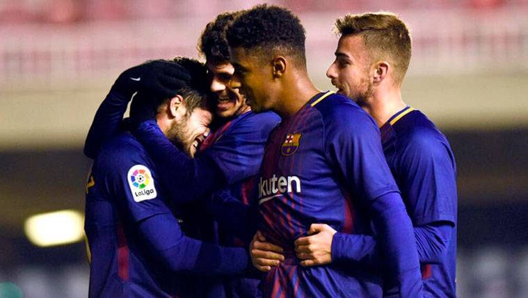 The players of the Barça B celebrate a goal in the Miniestadi