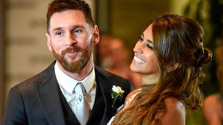 Leo Messi and Antonella Rocuzzo in his wedding in Argentina