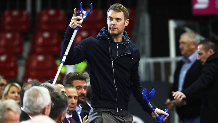 Manuel Neuer en la asamblea general del Bayern de Múnich