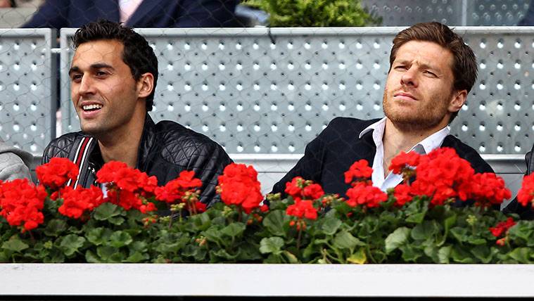 Álvaro Arbeloa and Xabi Alonso in an image of archive