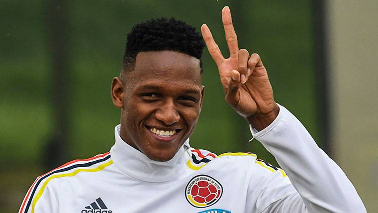 Yerry Mina, during a party
